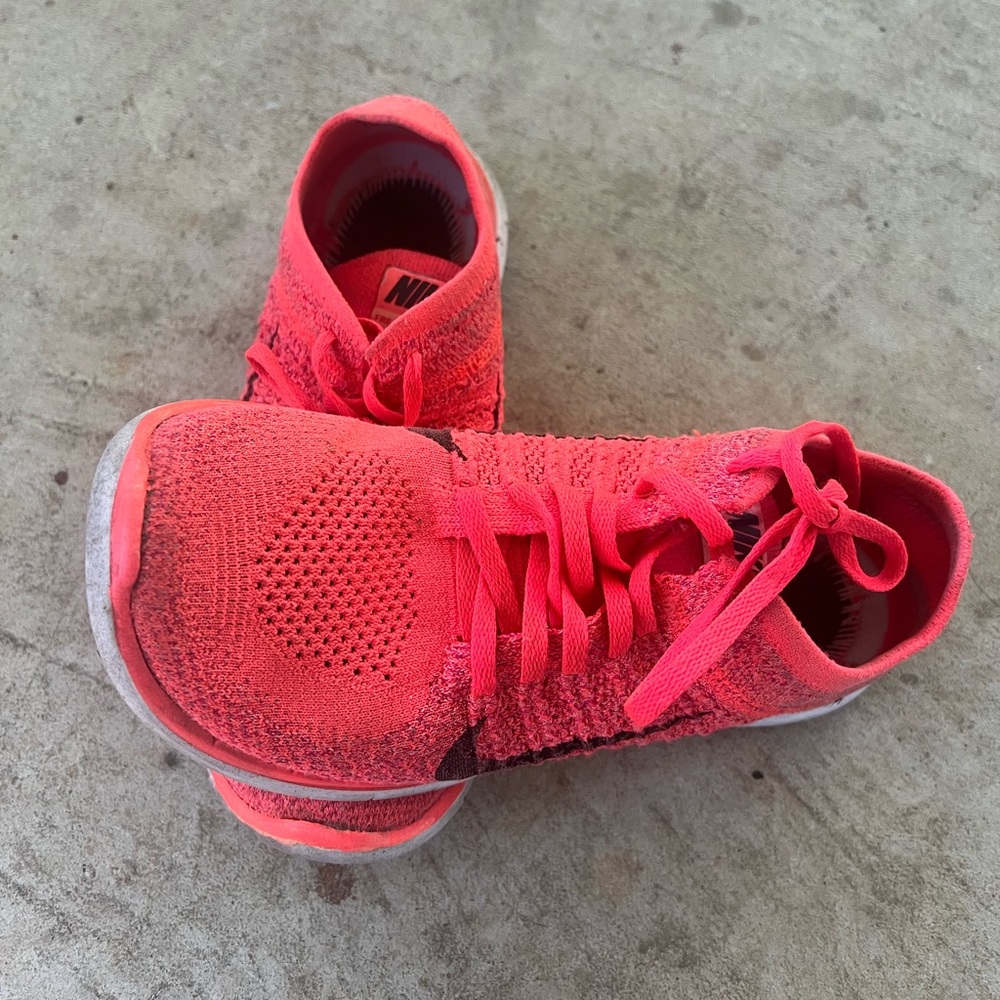 Nike - Picture 2 of 10